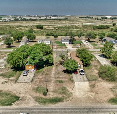 aerial view of the Sunset Mobile Home Park property in Hondo, TX.